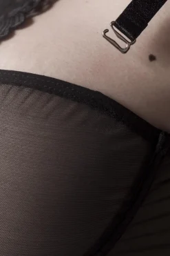 erotisches Set aus zarter Spitze mit Häkelspitz schwarz 15263