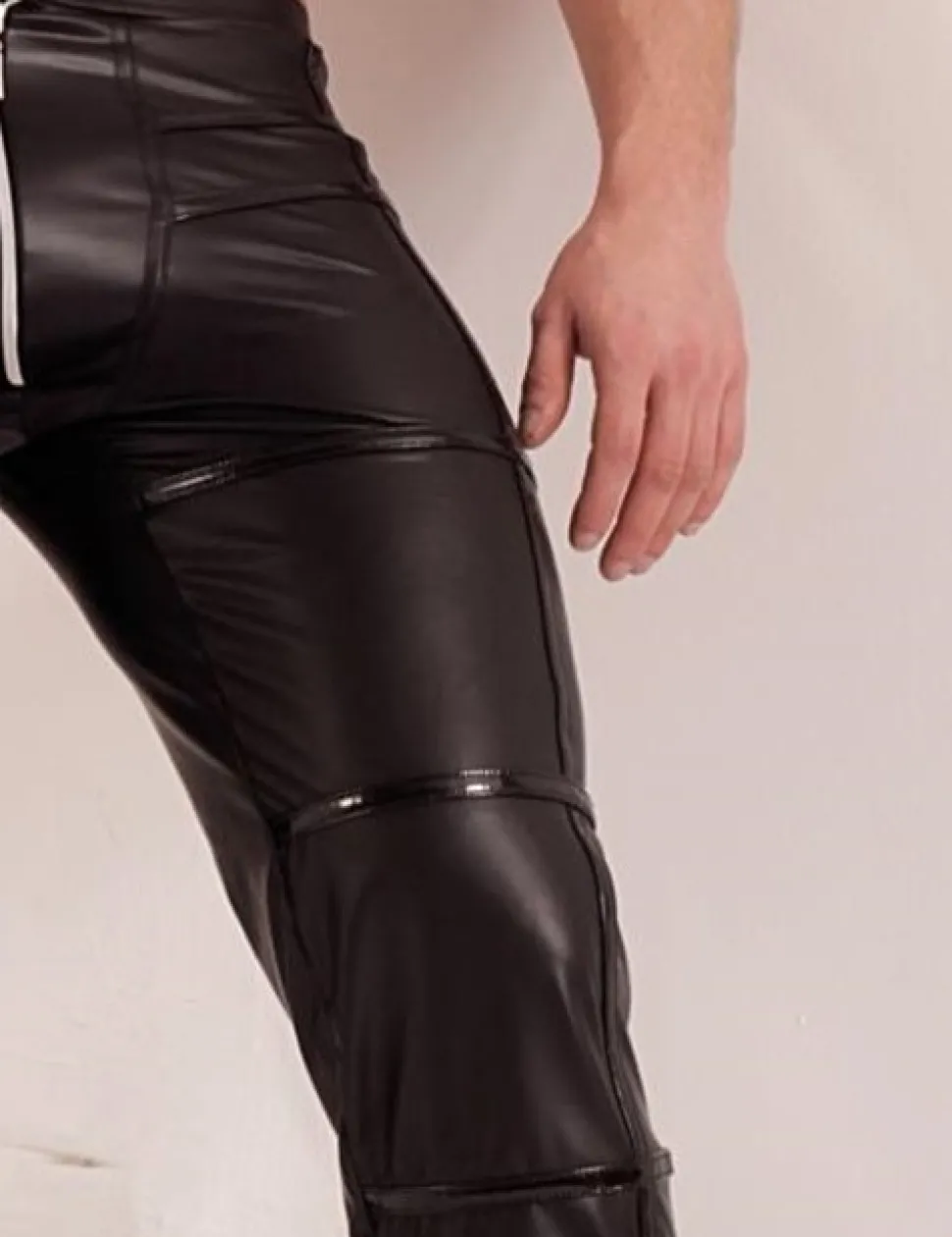 Lange Wetlook Hose mit Lackeinsätzen