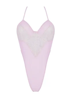 Pamela Body mit schöner Spitze