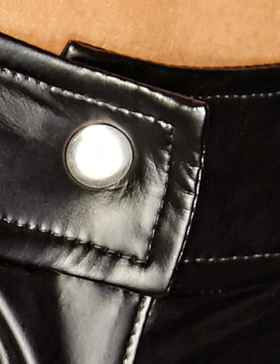 Shorts aus Powerwetlook